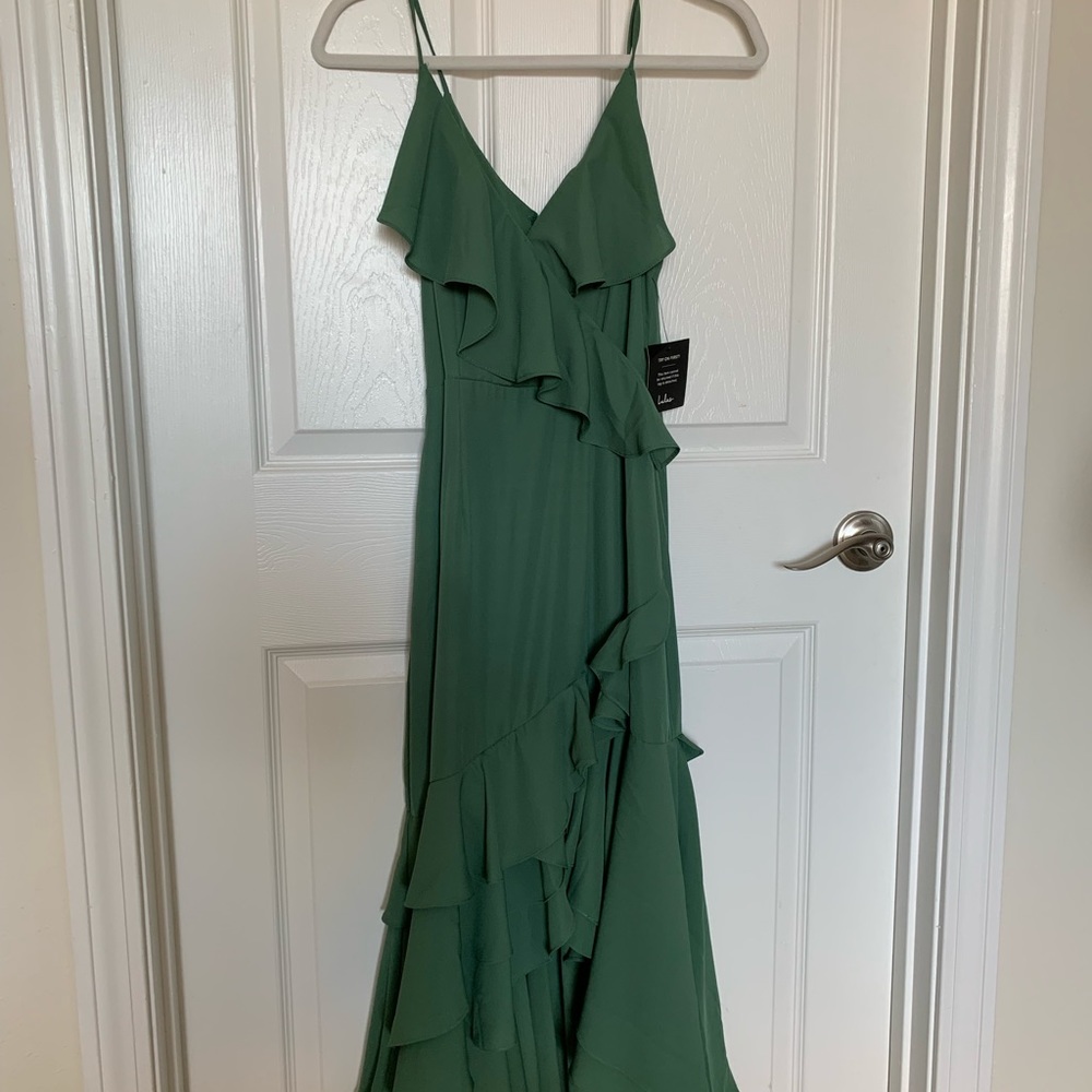 Green flowy Lulus dress. Size XS.